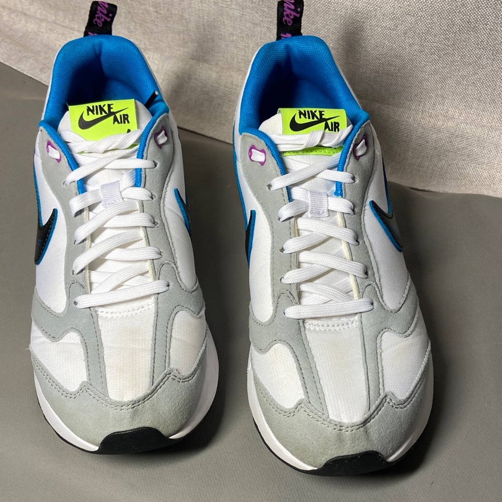 Nike Air Max Dawn GS 'Just Do It!' Nike Air White and Gray Sneakers   Size 7Y